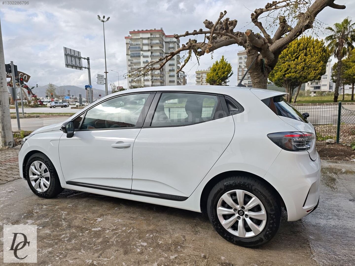 Galeriden Renault Clio 1.0 TCe Equilibre 2023 Model Antalya 82.000 km Beyaz 4