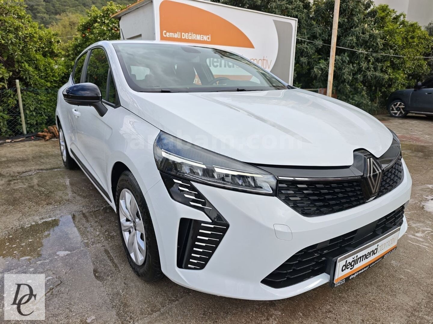 Galeriden Renault Clio 1.0 TCe Equilibre 2023 Model Antalya 82.000 km Beyaz 6