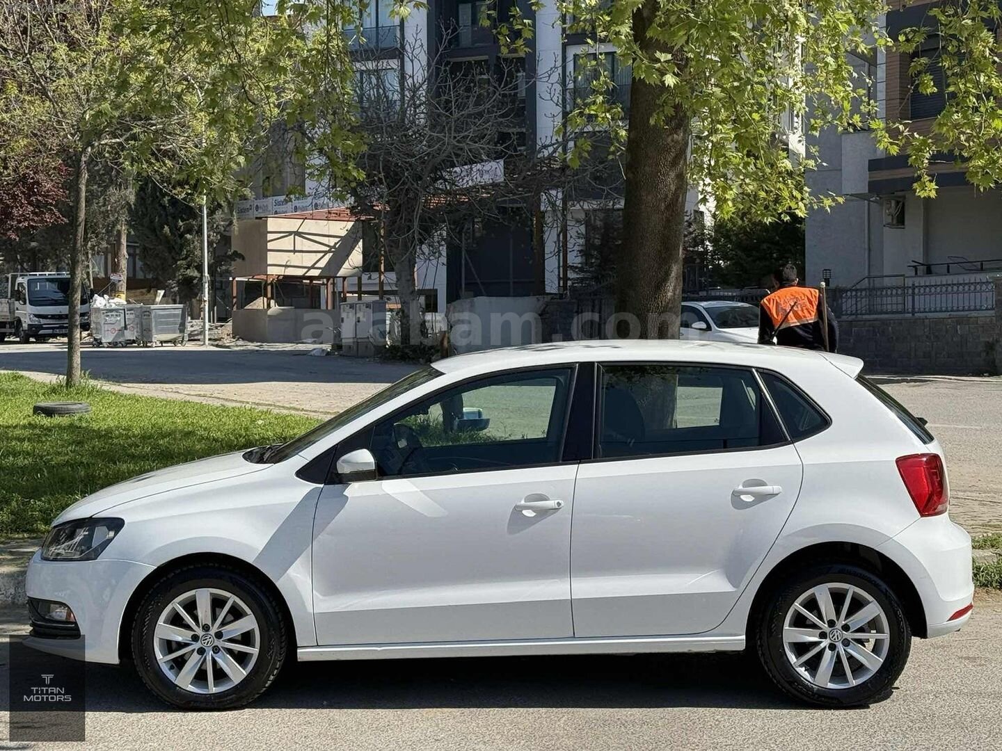 Galeriden Volkswagen Polo 1.4 TDi Comfortline 2016 Model İstanbul 263.450 km Beyaz 2