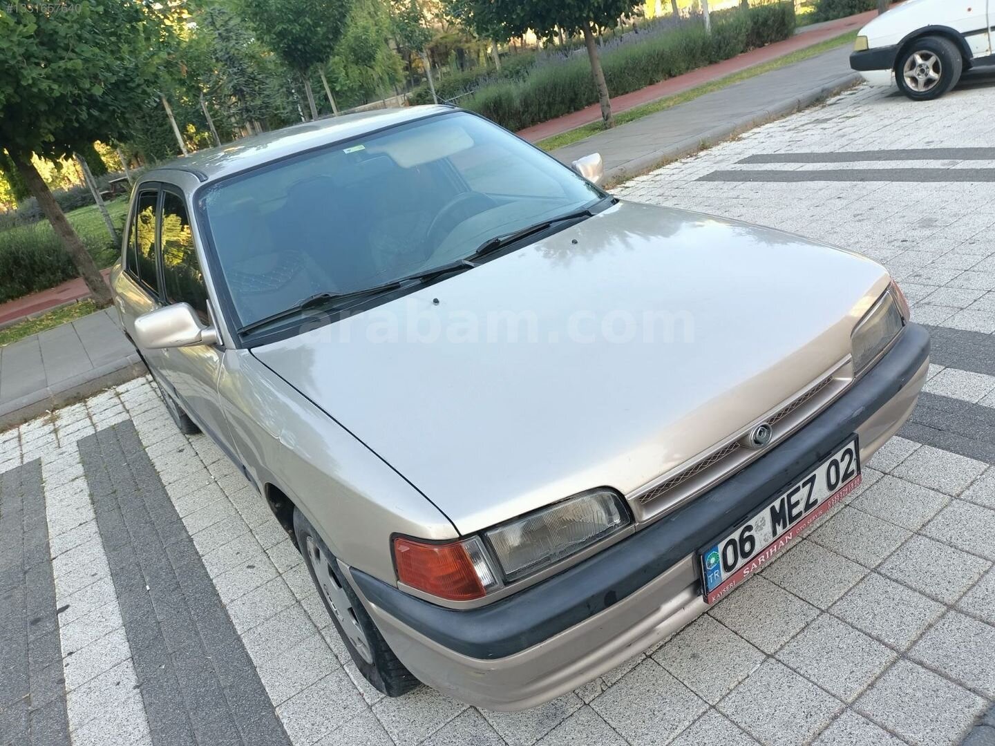 93 MODEL MAZDA 1.6 GLX 1