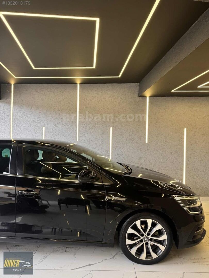 Galeriden Renault Megane 1.5 Blue DCI Icon 2022 Model Trabzon 104.000 km Siyah 6