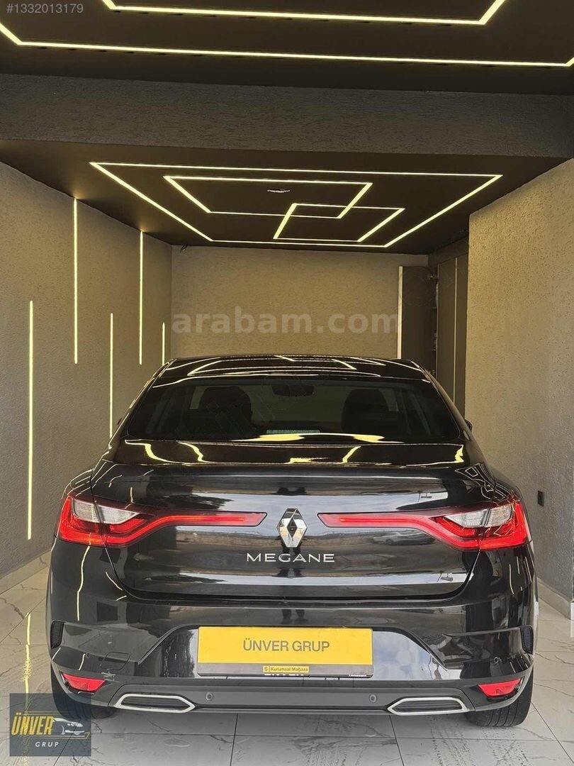 Galeriden Renault Megane 1.5 Blue DCI Icon 2022 Model Trabzon 104.000 km Siyah 2