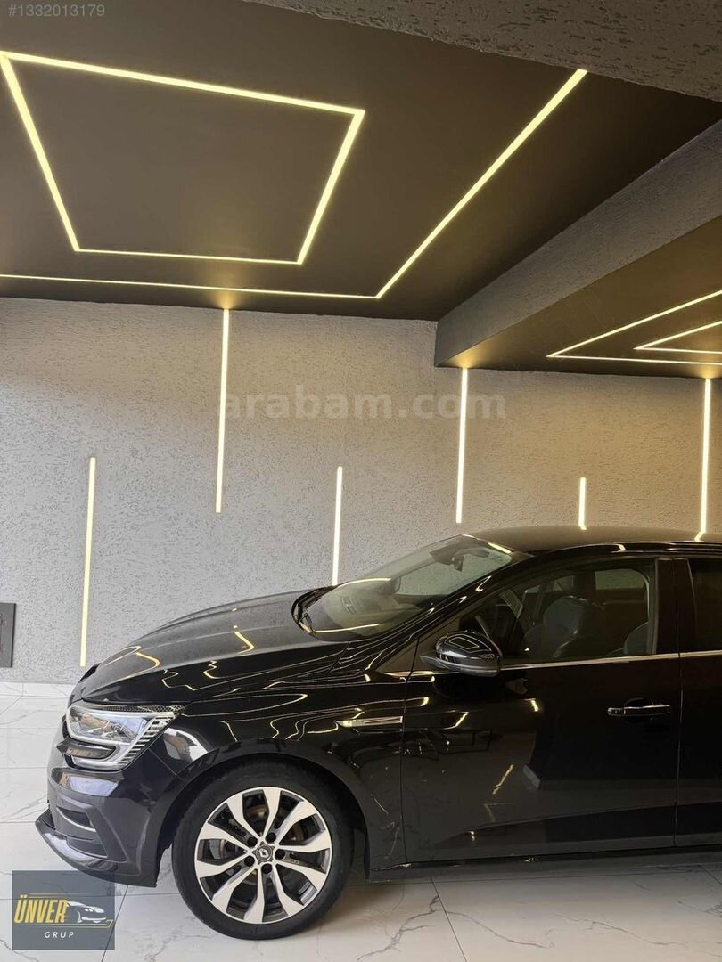 Galeriden Renault Megane 1.5 Blue DCI Icon 2022 Model Trabzon 104.000 km Siyah 3