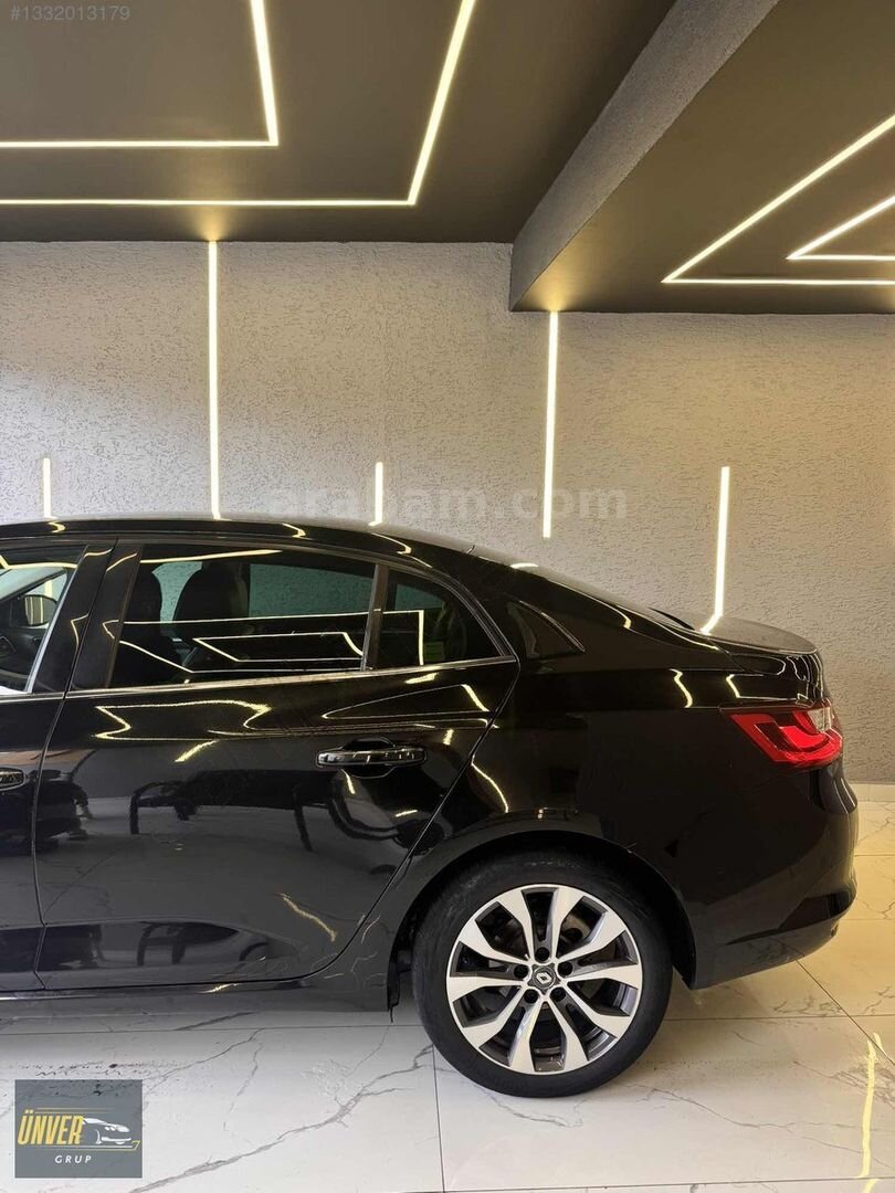Galeriden Renault Megane 1.5 Blue DCI Icon 2022 Model Trabzon 104.000 km Siyah 4
