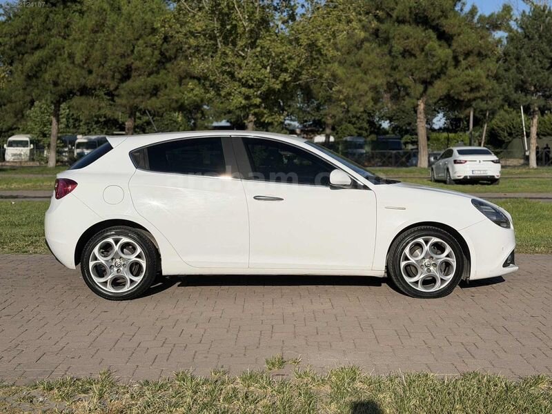 KK-12 TAKSİT 2017 MODEL DİZEL OTOMATİK ALFA ROMEO 7