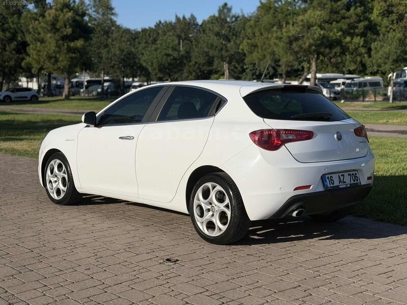 KK-12 TAKSİT 2017 MODEL DİZEL OTOMATİK ALFA ROMEO 4