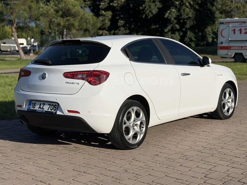 KK-12 TAKSİT 2017 MODEL DİZEL OTOMATİK ALFA ROMEO 6