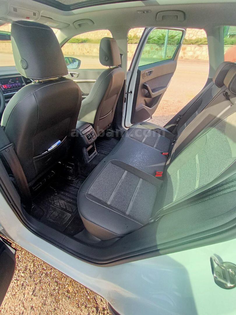 Sahibinden Seat Ateca HATASIZ BOYASIZ TRAMERSIZ 2024 Model CAM TAVAN 6