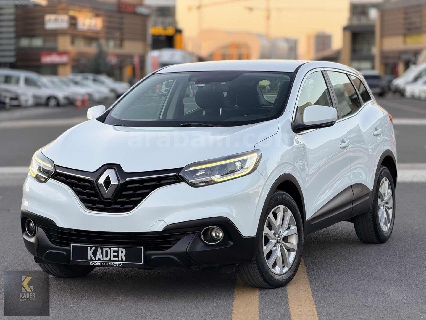 KADER'den 2015 KADJAR 1.2TCE 130 HP HATASIZ BOYASIZ İLK ELDEN 2