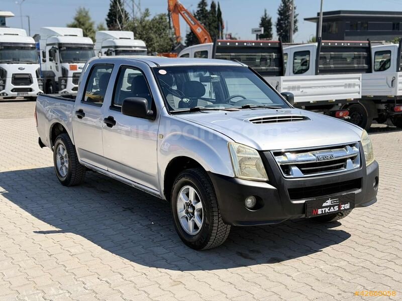 İZGİ OTOMOTİV'DEN 2009 MODEL ISUZU D'MAX 4X2 ÇİFTKABİN KAMYONET