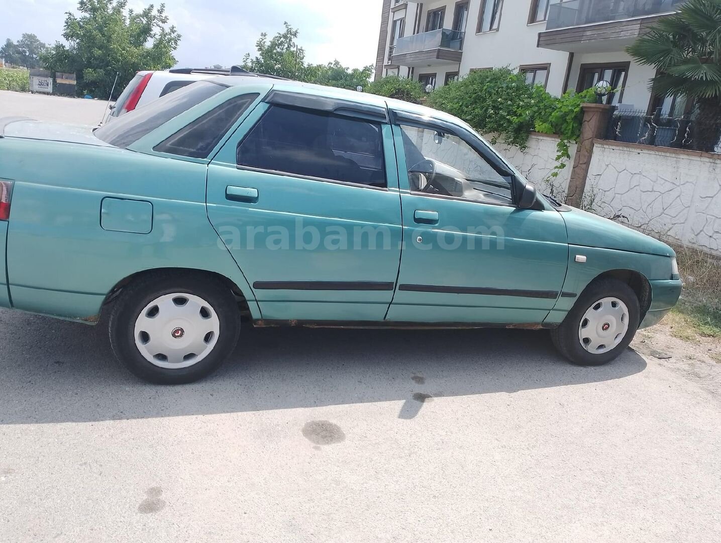 Acil satılık Lada vega 1.5 sedan 3