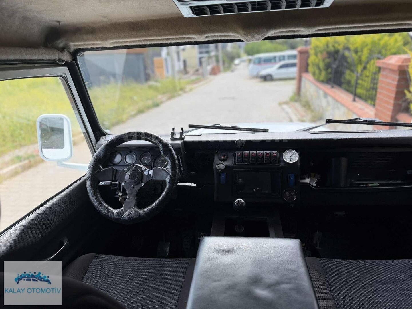 LAND ROVER DEFENDER ARAÇ İSTANBULDA GÖRÜLEBİLİR 7