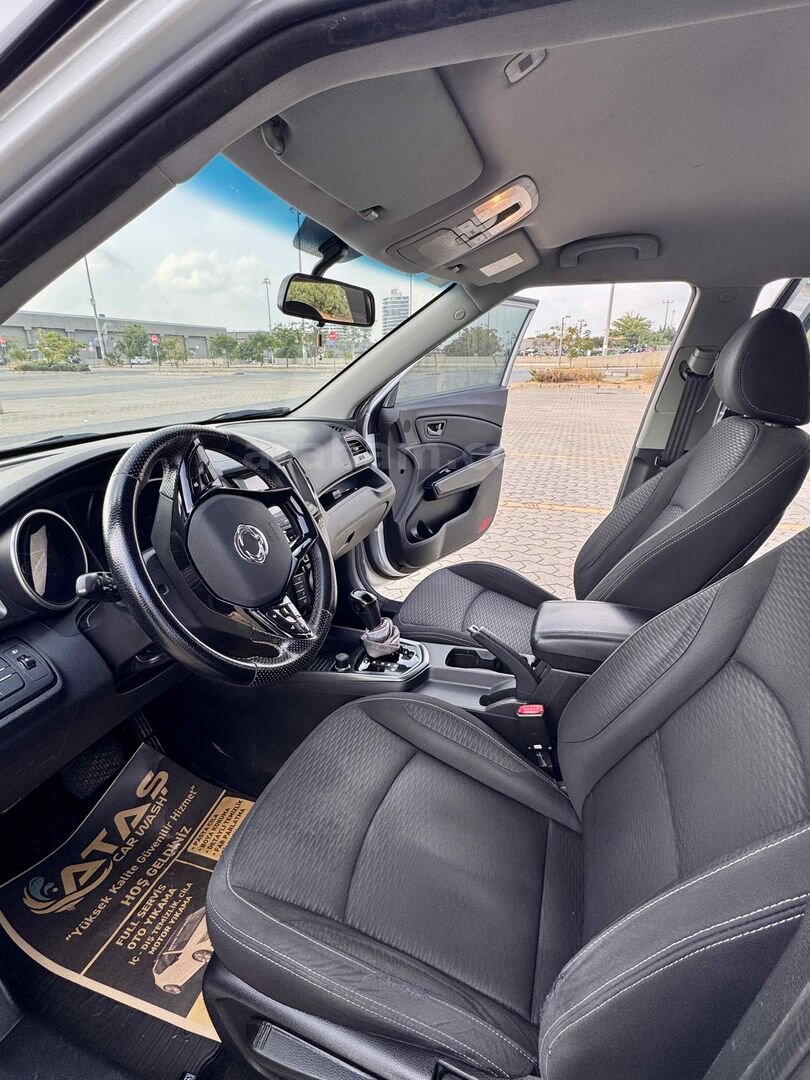 Sahibinden KGM SsangYong XLV 1.6 D Limited 2017 Model Adana 208.000 km Gri 6