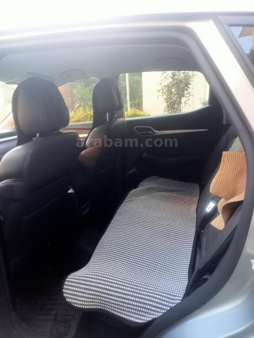 Sahibinden MG ZS 1.0 T-GDI Luxury Plus 2023 Model 17.500 km Gri (metalik) 5