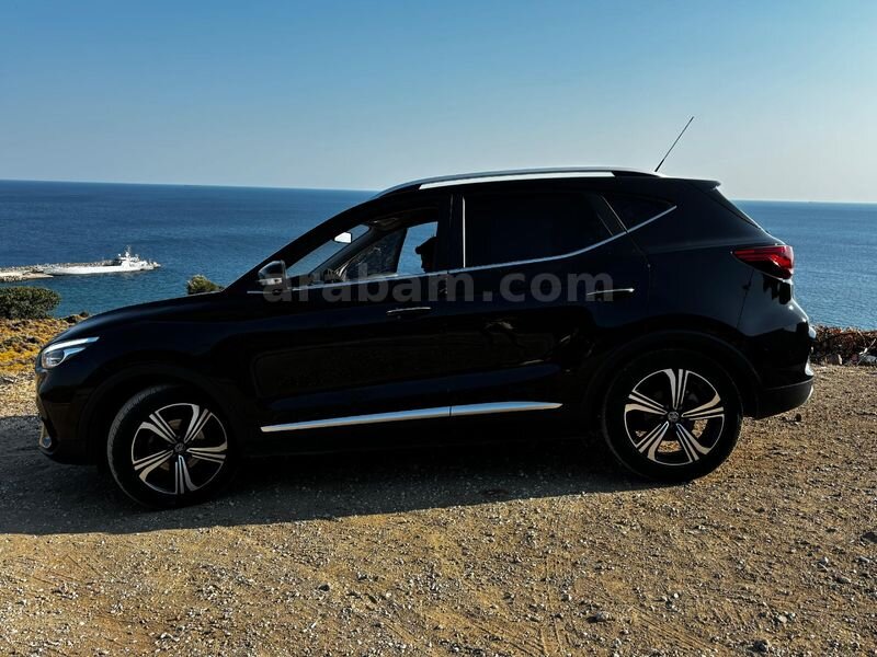 Sahibinden MG ZS 1.5 VTI Comfort 2023 Model 25.000 km Siyah
