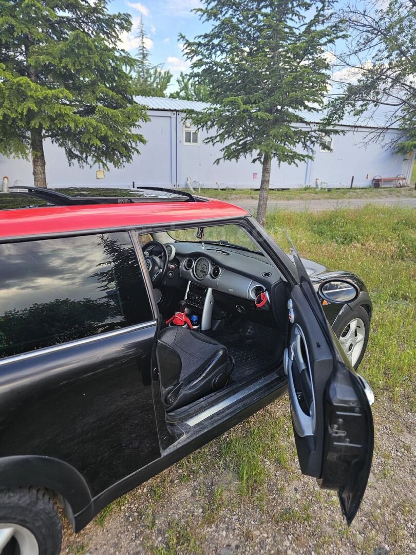 Sahibinden Mini Cooper 1.6 Türkiye Paketi 2003 Model 238000 km Siyah Muayenesi yeni 3