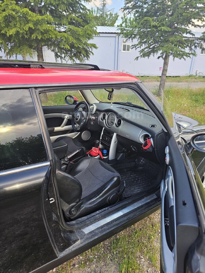 Sahibinden Mini Cooper 1.6 Türkiye Paketi 2003 Model 238000 km Siyah Muayenesi yeni 2