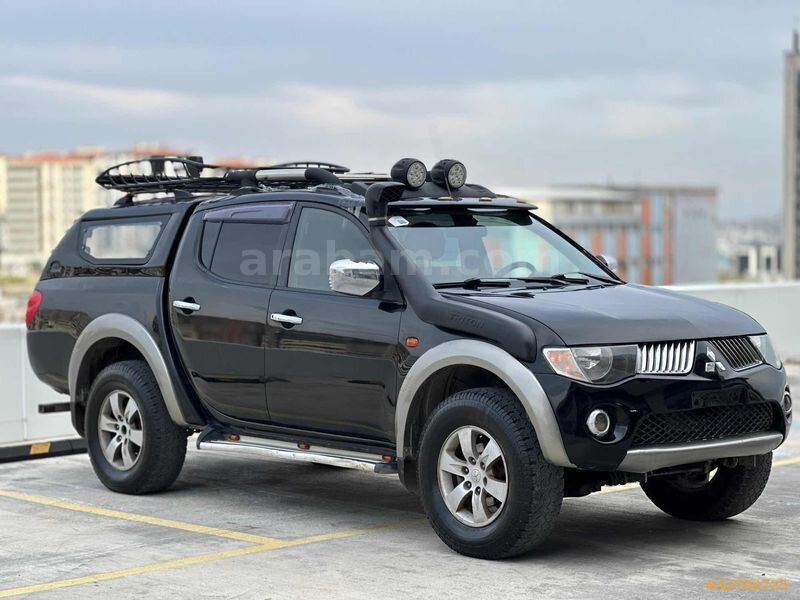 2009 L200 4x4 OTOMATİK VİTES BİR PRÇ BOYA