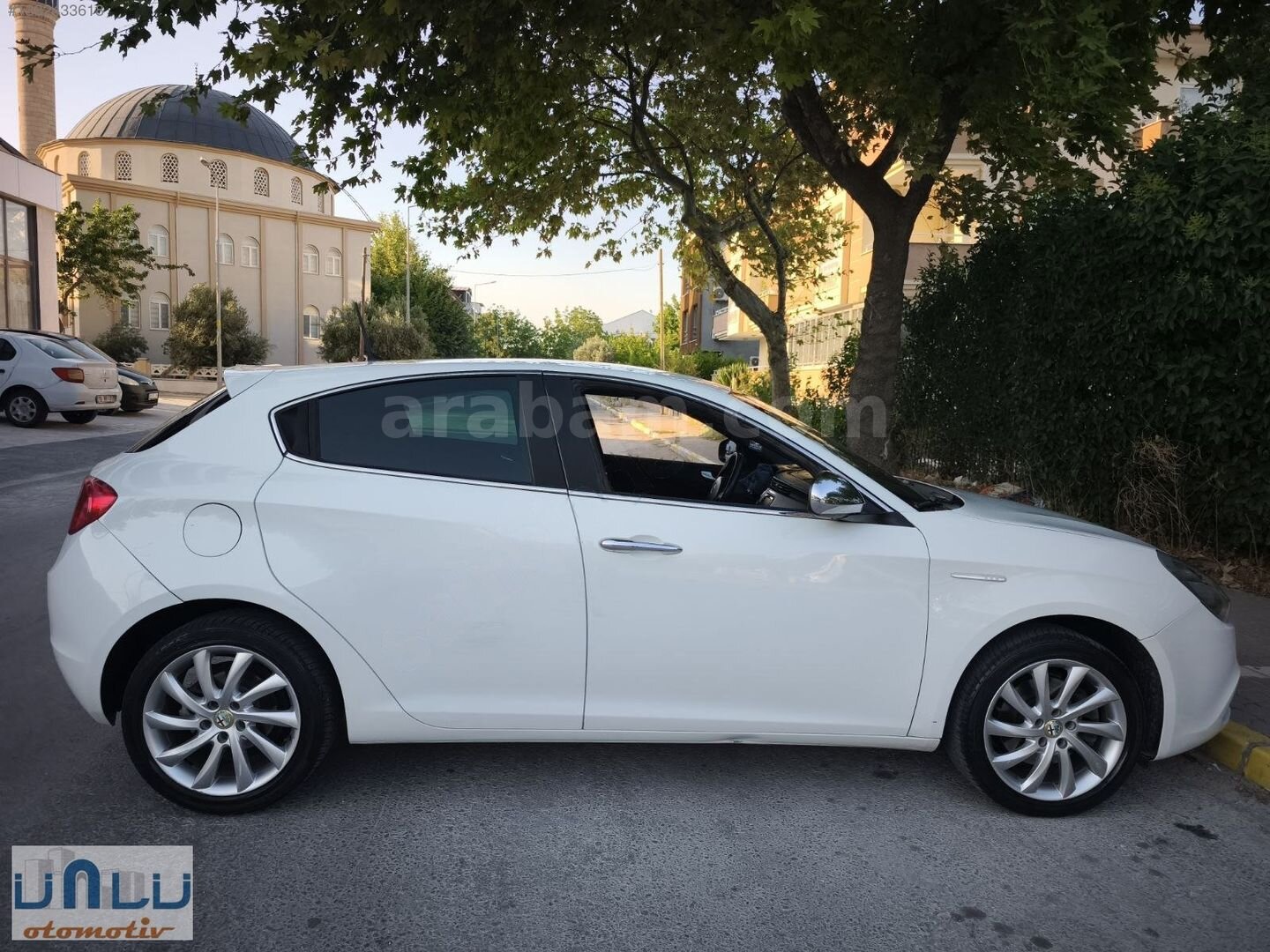 Galeriden Alfa Romeo Giulietta 1.4 TB MultiAir Distinctive 2015 Model Balıkesir 170.000 km Beyaz 7