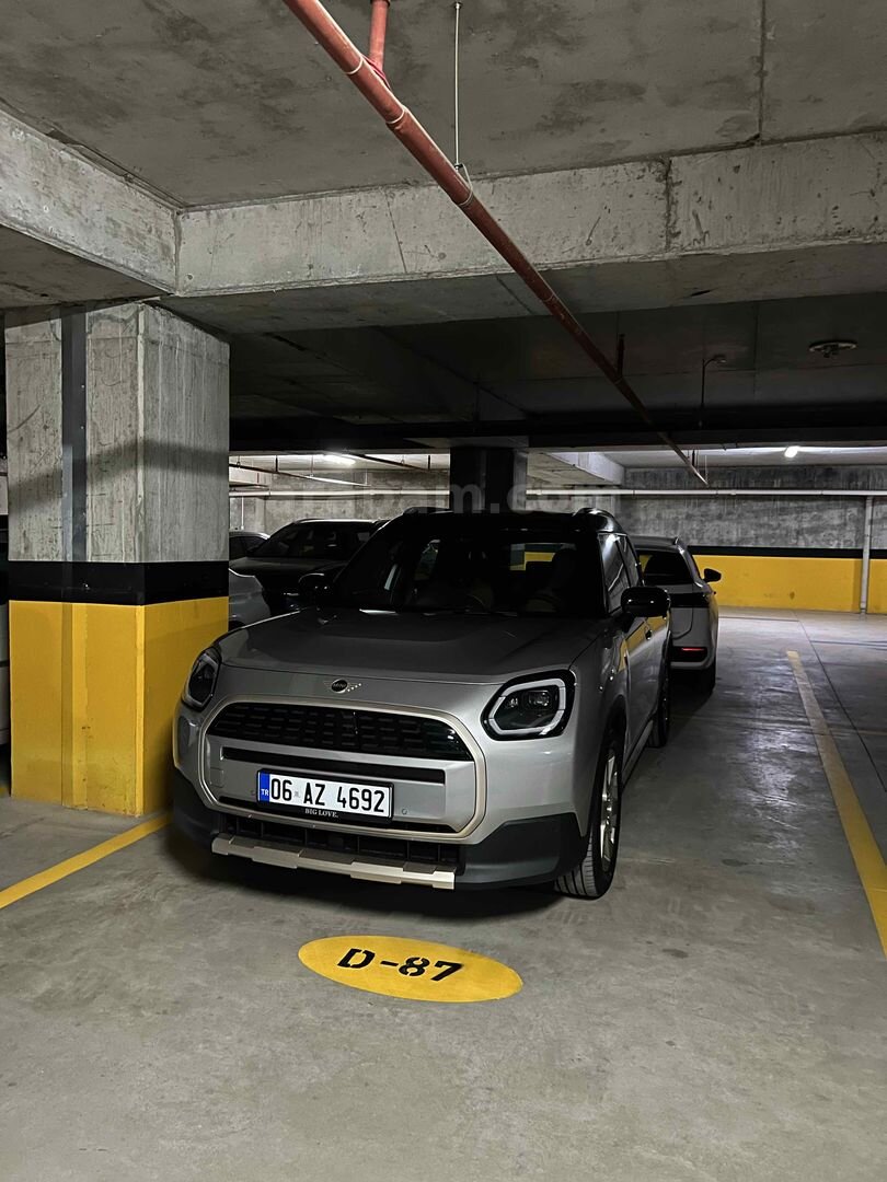 SIFIR AYARINDA SAHİBİNDEN YENİ MINI COUNTRYMAN E 501 km MENZİL 3
