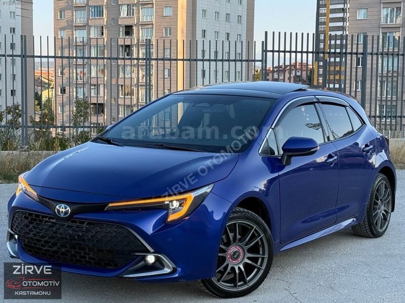 BOYASIZ 2023 TOYOTA COROLLA 1.8 Hybrid Passion X-Pack 61.000 KM