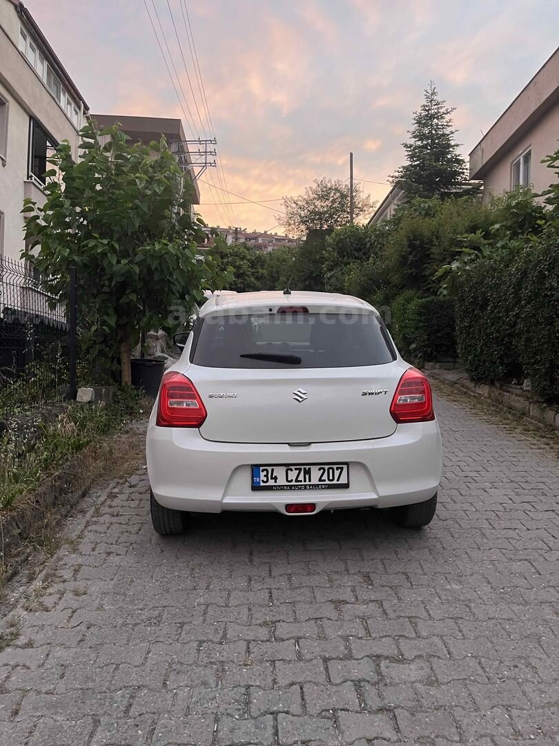Sahibinden Suzuki Swift 1.2 GLX 2020 Model 125.000 km Beyaz 2