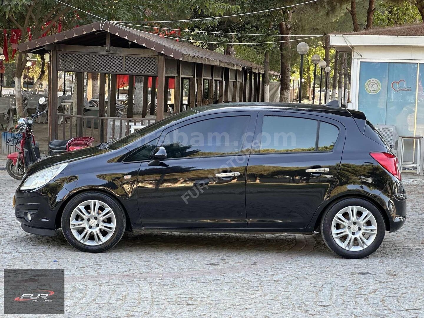 FUR MOTORS'DAN OPEL CORSA 1.2 TWİNPORT DEĞİŞENSİZ 200 BİN KMDE 4