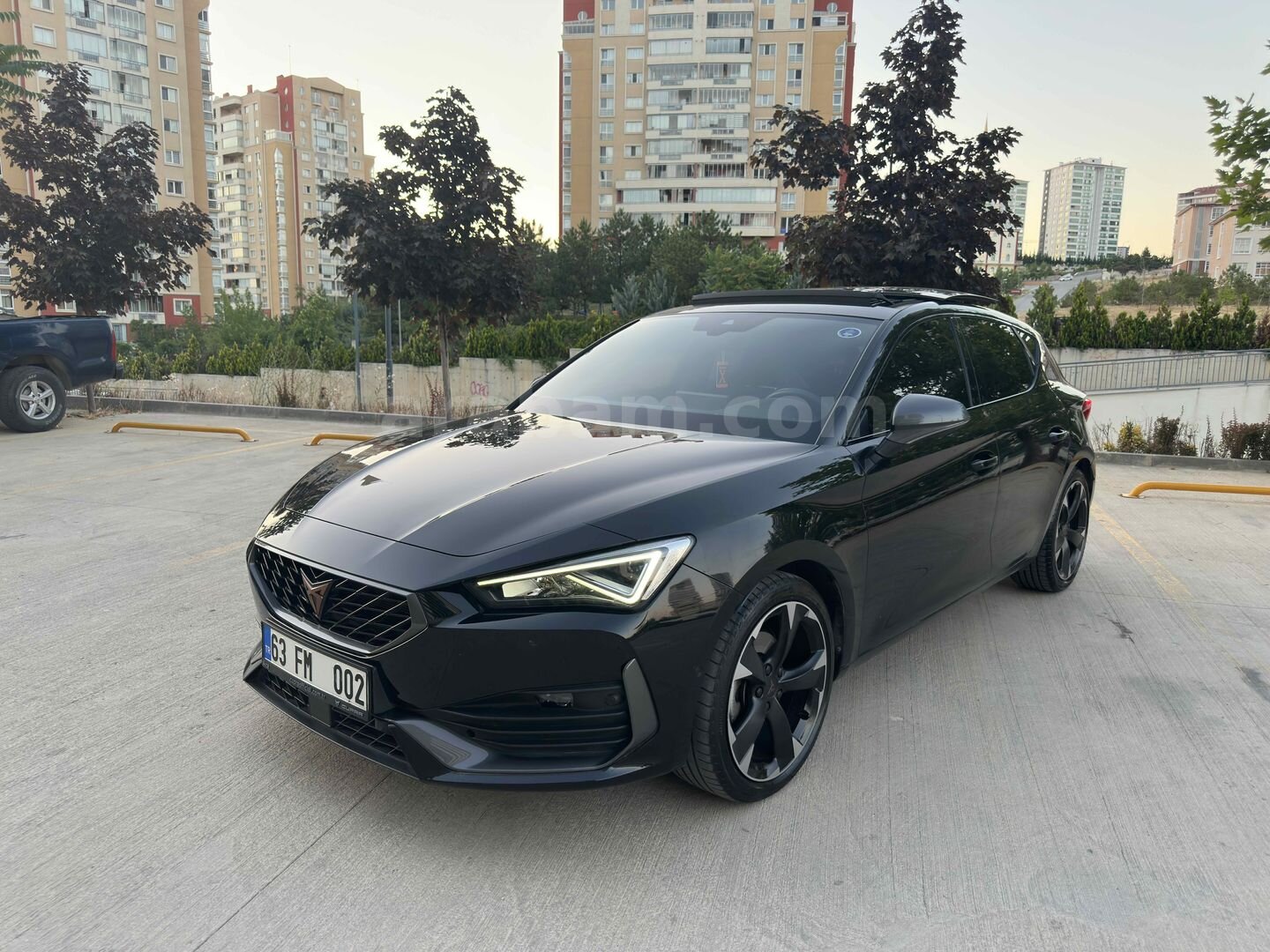 Sahibinden Siyah Cupra Leon 1.5 eTSI 2023 Model 40.000 km Siyah 1