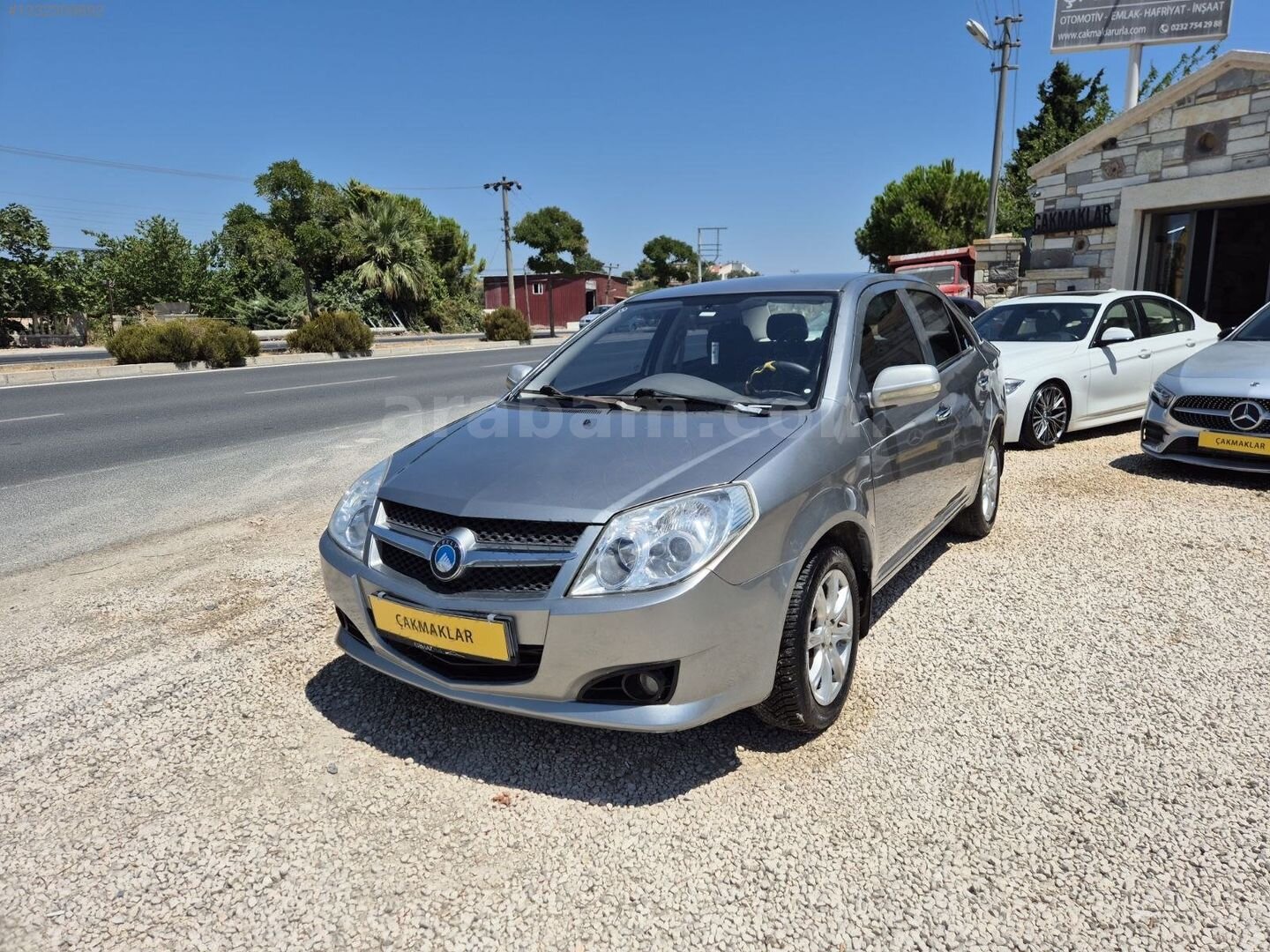 Galeriden Geely Familia 1.5 Comfort 2010 Model İzmir 61.000 km Gri 1