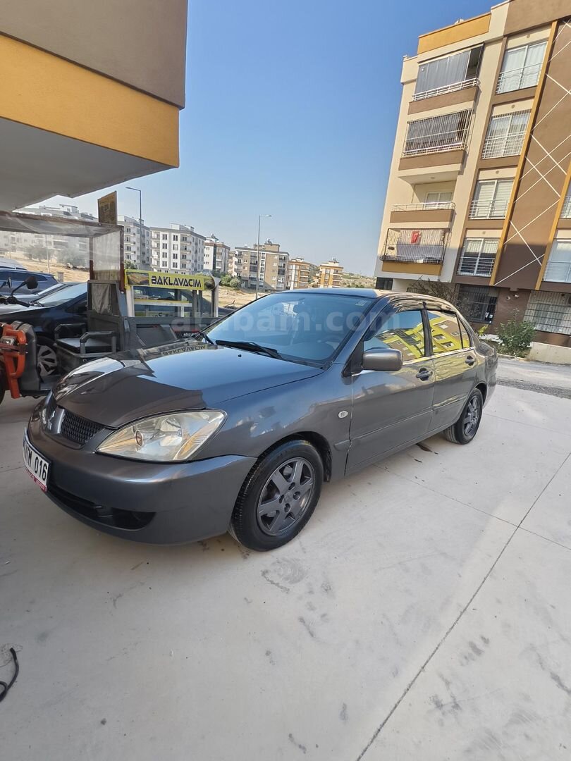 Sahibinden Mitsubishi Lancer 1.6 Comfort 2004 Model Mersin 298.000 km Füme 1