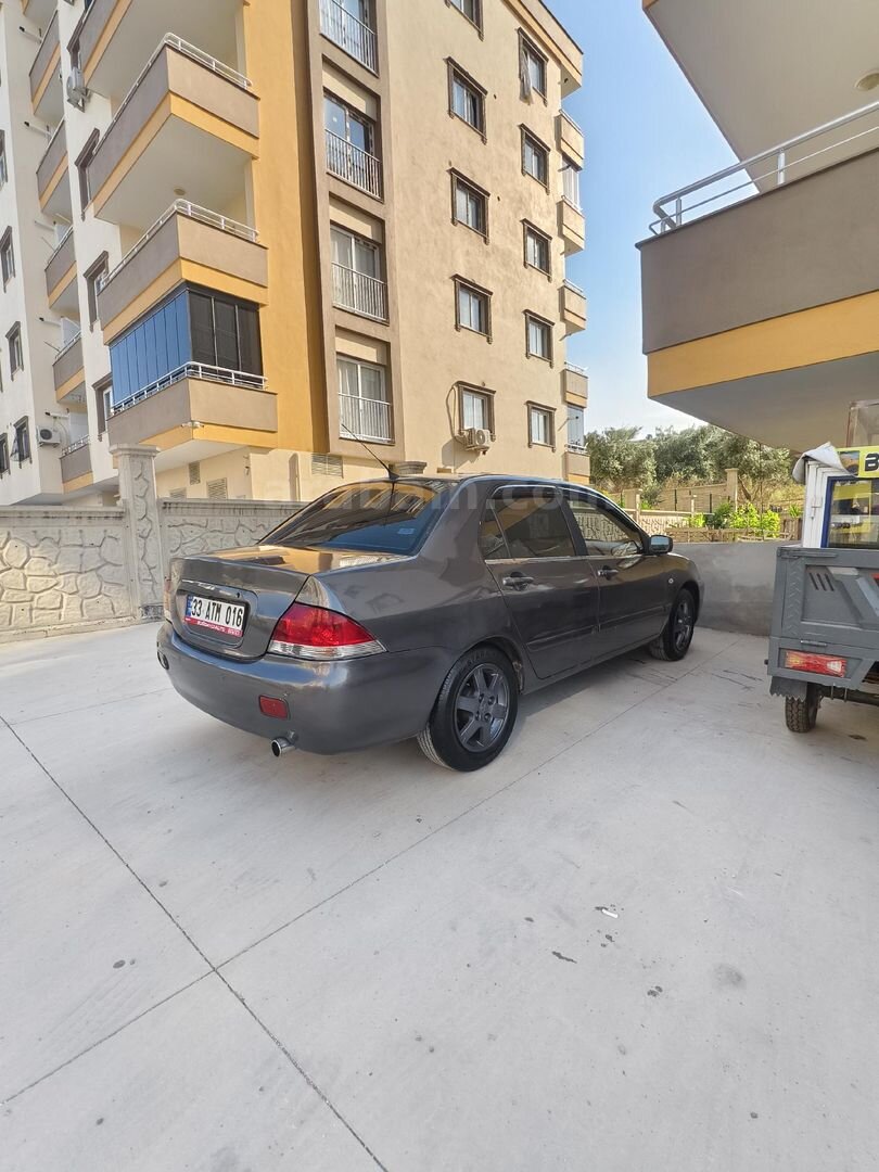 Sahibinden Mitsubishi Lancer 1.6 Comfort 2004 Model Mersin 298.000 km Füme 5