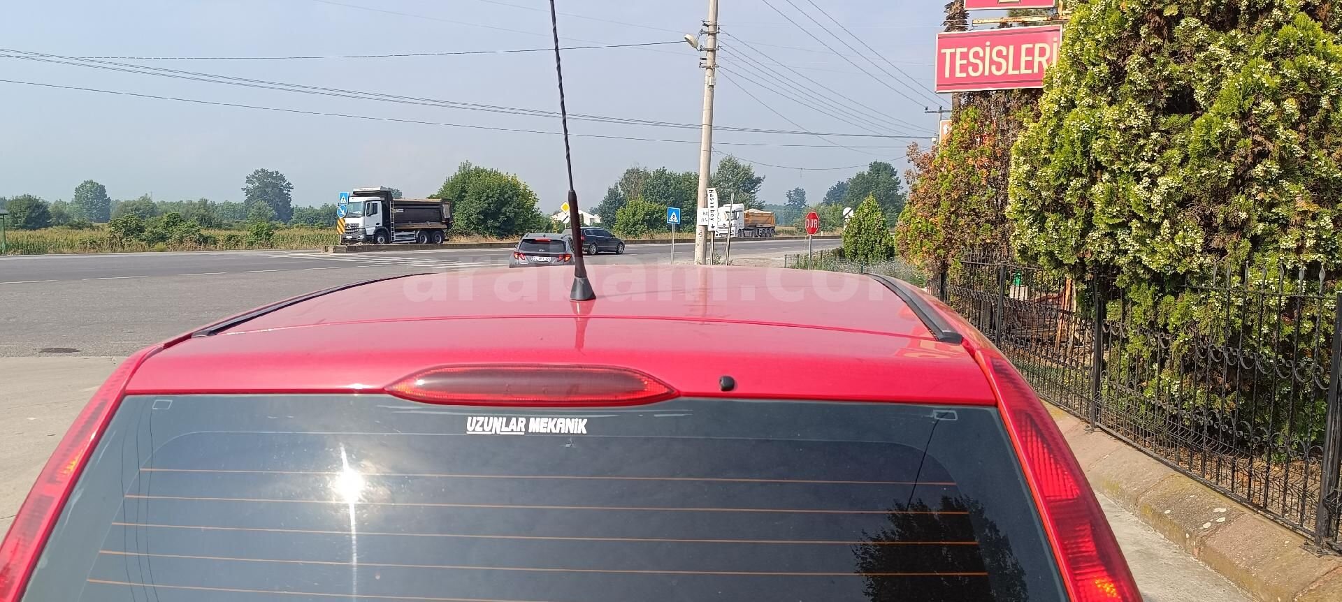 Sahibinden Mitsubishi Colt 1.5 DI-D Inform 2005 Model Sakarya 213.000 km Kırmızı 4