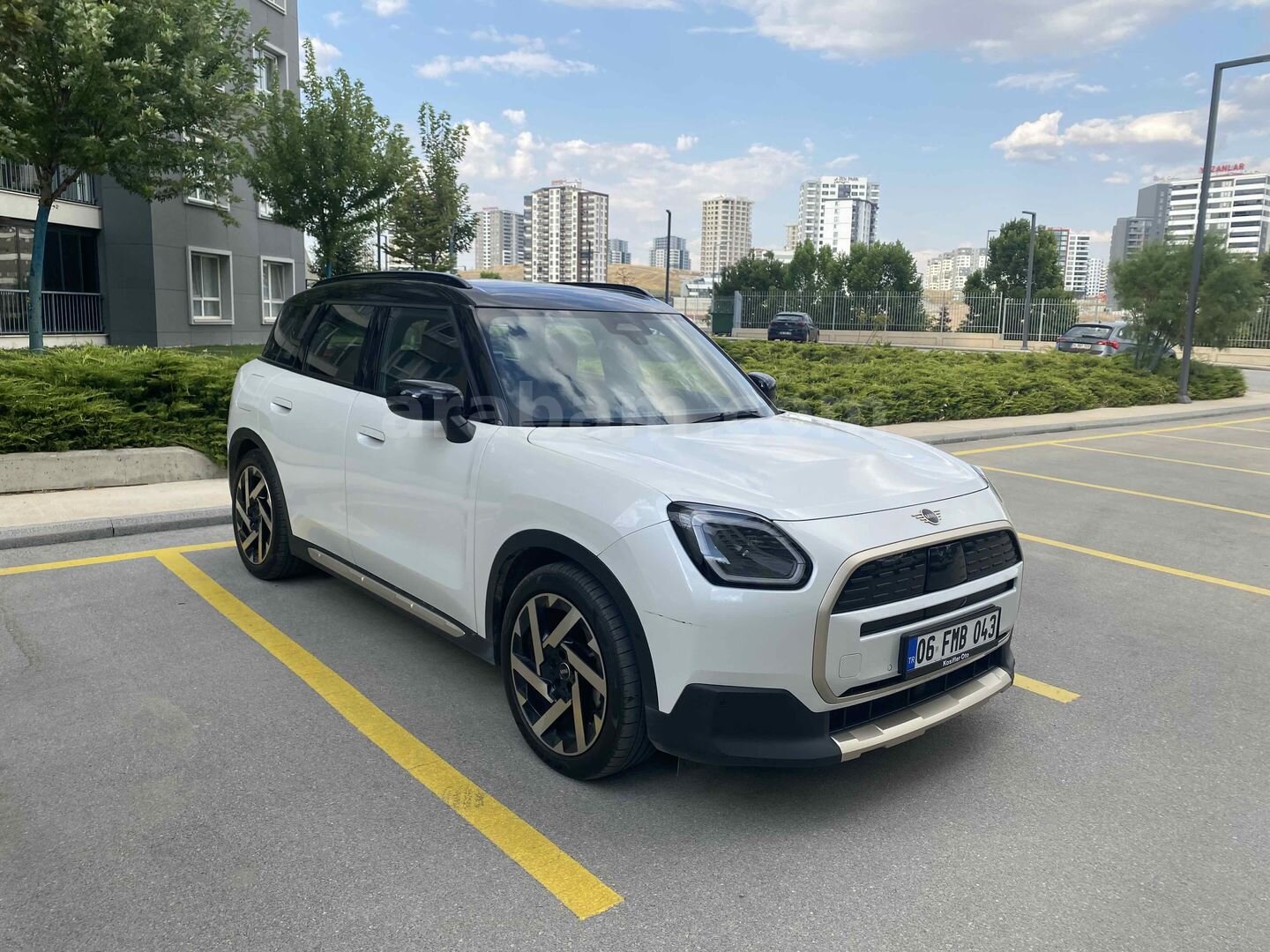Sahibinden Aile Aracı Mini Countryman E Favoured 2024 Model Kazasız Boyasız Değişensiz 2
