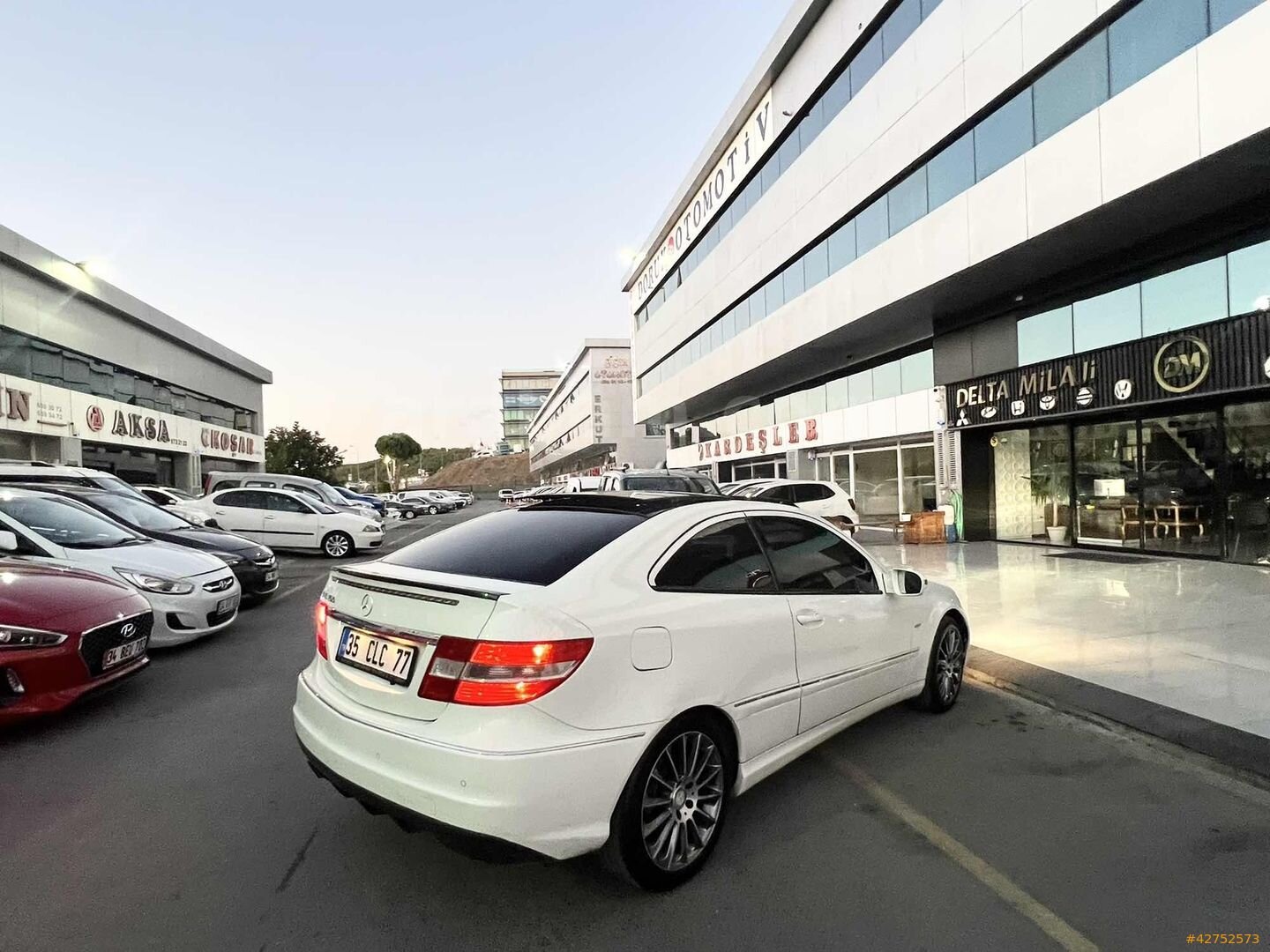 Galeriden Mercedes - Benz CLC 160 BlueEFFICIENCY 2009 Model İstanbul 245.000 km Beyaz 3