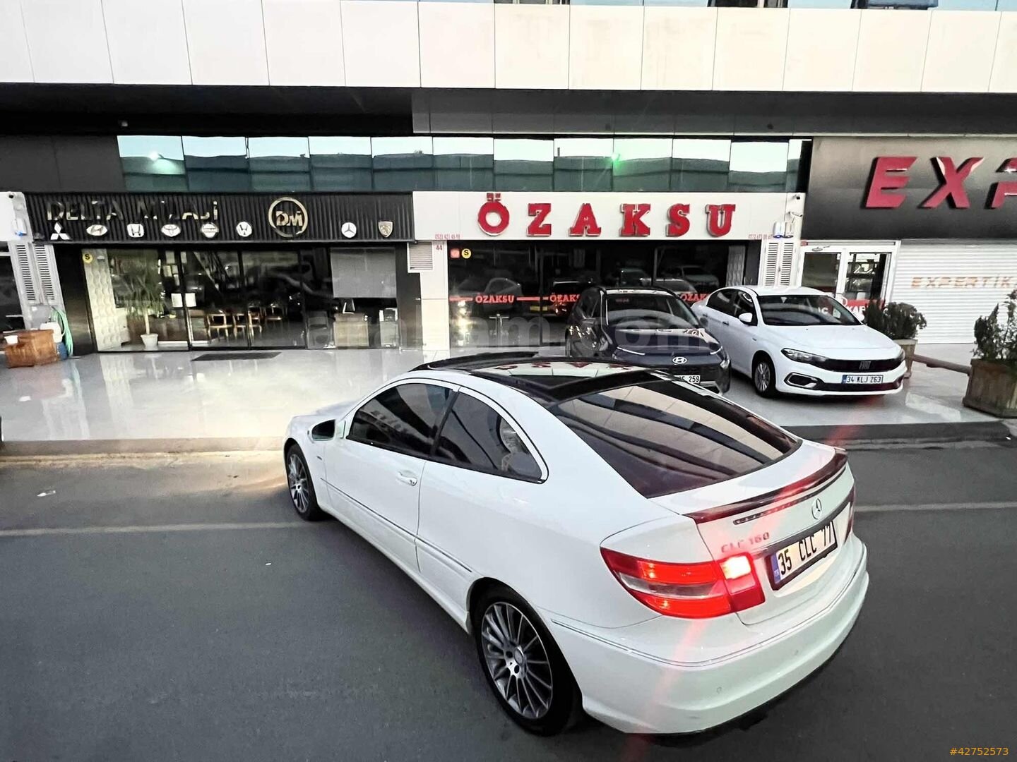 Galeriden Mercedes - Benz CLC 160 BlueEFFICIENCY 2009 Model İstanbul 245.000 km Beyaz 2