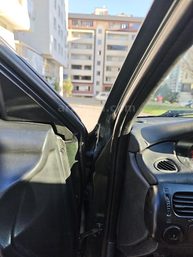 Sahibinden Mazda 626 2.0 GLE 1996 Model 6