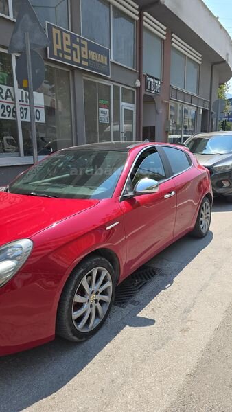 Sahibinden Alfa Romeo Giulietta 1.4 TB MultiAir Distinctive 2015 Model 172.000 km Kırmızı 3