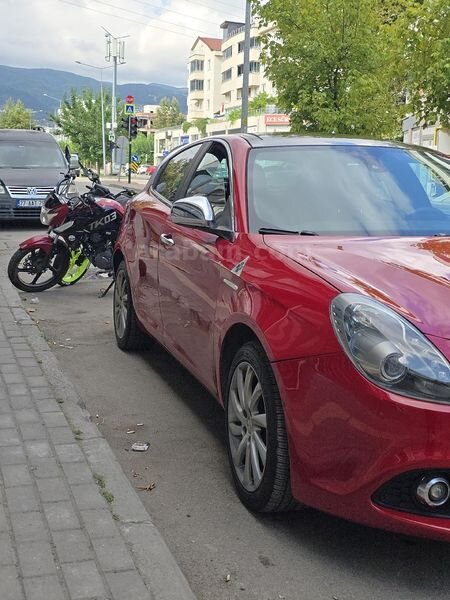 Sahibinden Alfa Romeo Giulietta 1.4 TB MultiAir Distinctive 2015 Model 172.000 km Kırmızı 4