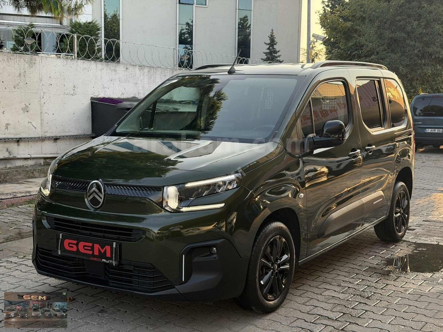 CİTROEN BERLİNGO SHINE 1.5 BlueHDI EAT8 OTOMATİK %20 FATURALI... 1