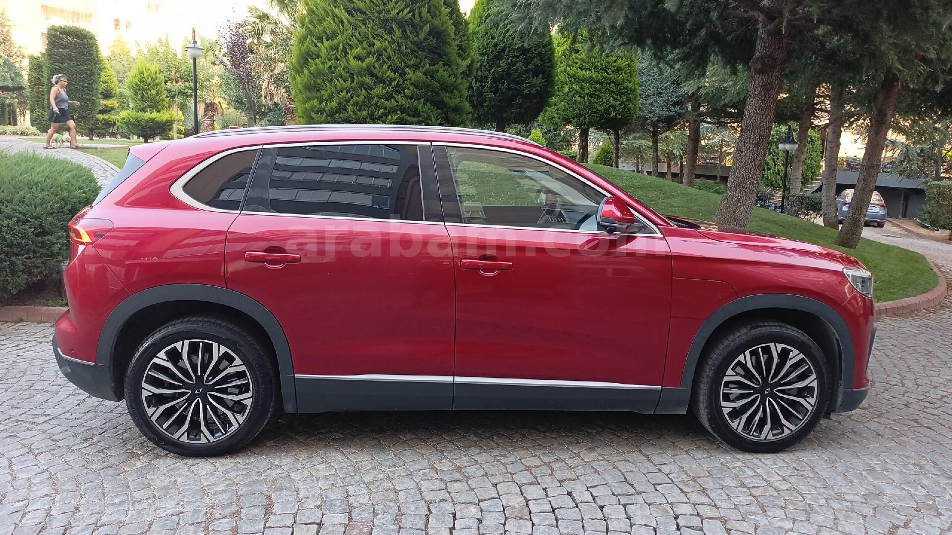Sorunsuz TOGG T10X V2 Uzun Menzil 2024 Model 45.000 km Kırmızı 7