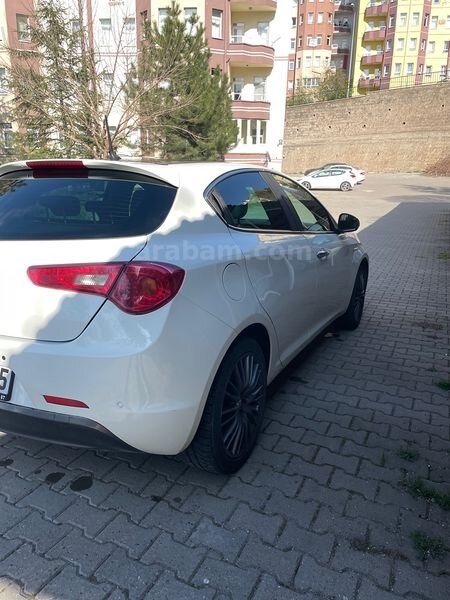 Sahibinden Alfa Romeo Giulietta 1.4 TB MultiAir Distinctive 2013 Model Otomatik 5