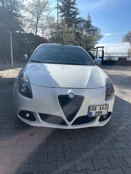 Sahibinden Alfa Romeo Giulietta 1.4 TB MultiAir Distinctive 2013 Model Otomatik