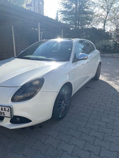 Sahibinden Alfa Romeo Giulietta 1.4 TB MultiAir Distinctive 2013 Model Otomatik 2