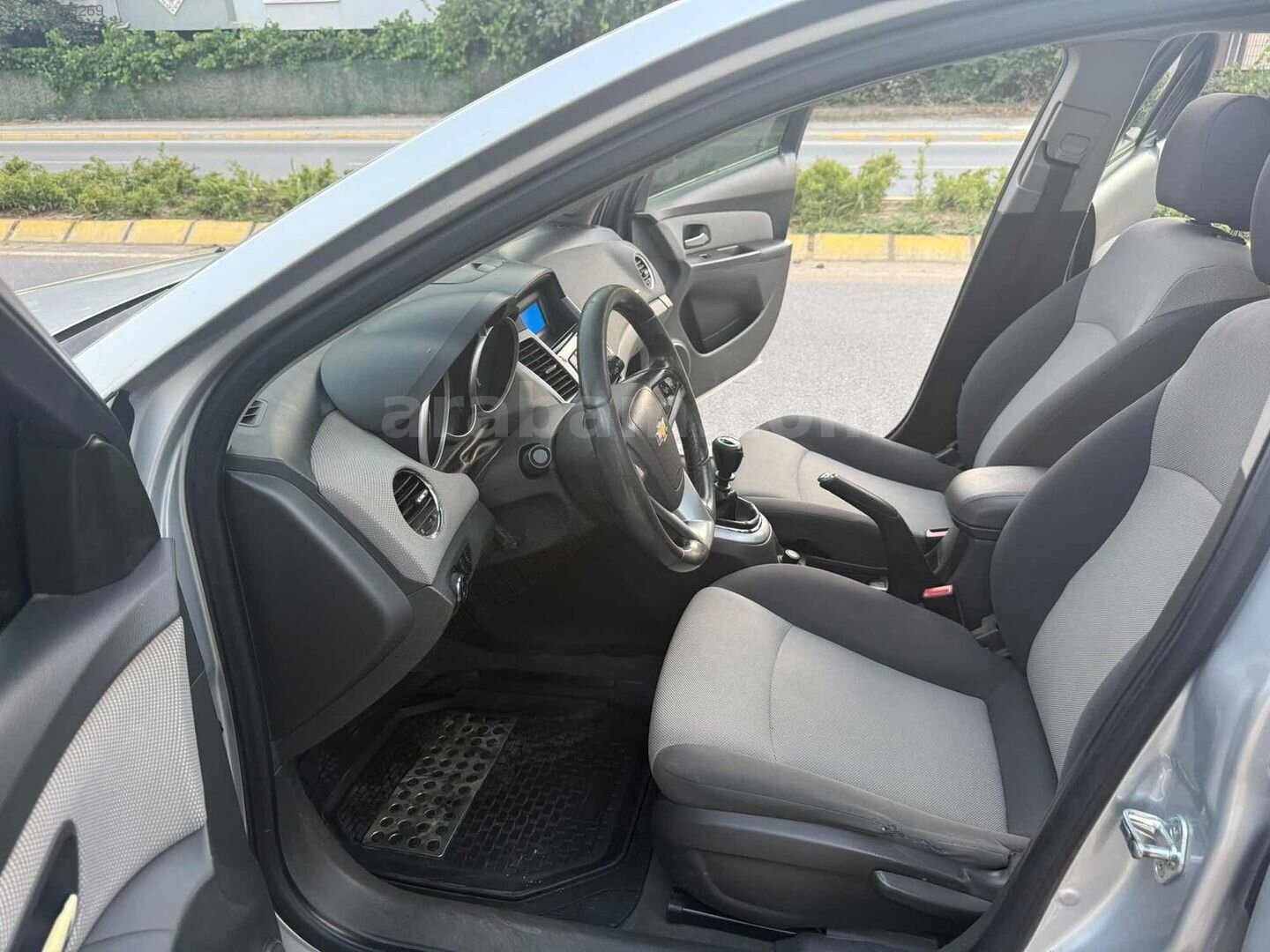 Galeriden Chevrolet Cruze 1.6 LS 2010 Model Bilecik 170.000 km Gri 3