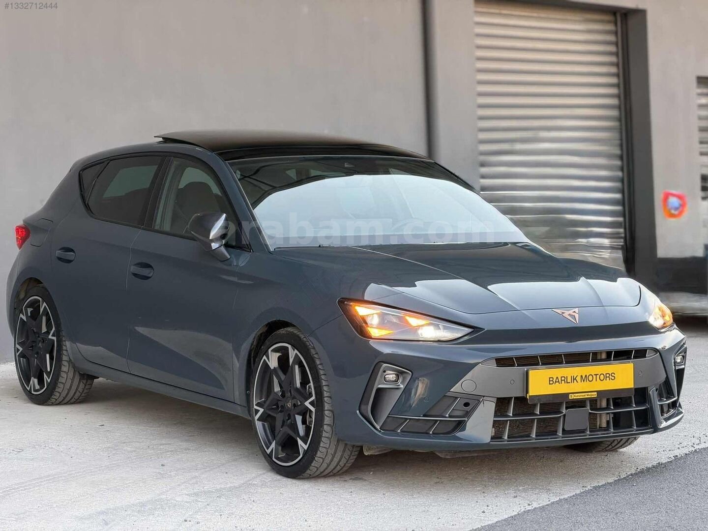 BARLIK MOTORS'TAN LEON CUPRA VZ Line DSG CAM TAVAN SATEN GRİ 3