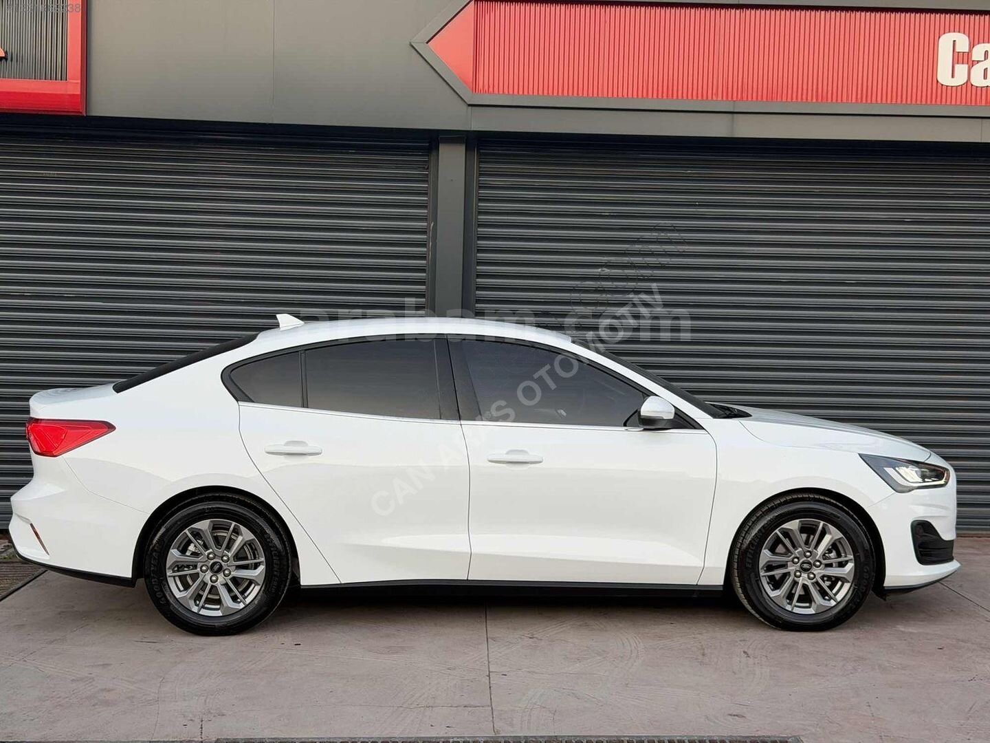 Galeriden Ford Focus 1.5 EcoBlue Titanium Stil 2025 Model Sivas 9.000 km Beyaz 5