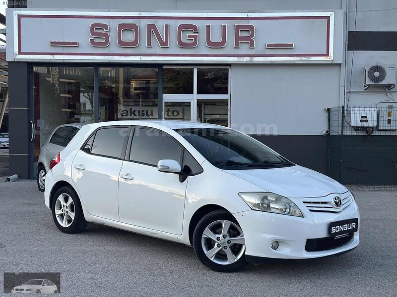 BOYASIZ 2012 TOYOTA AURİS 1.4 D-4D COMFORT EXTRA