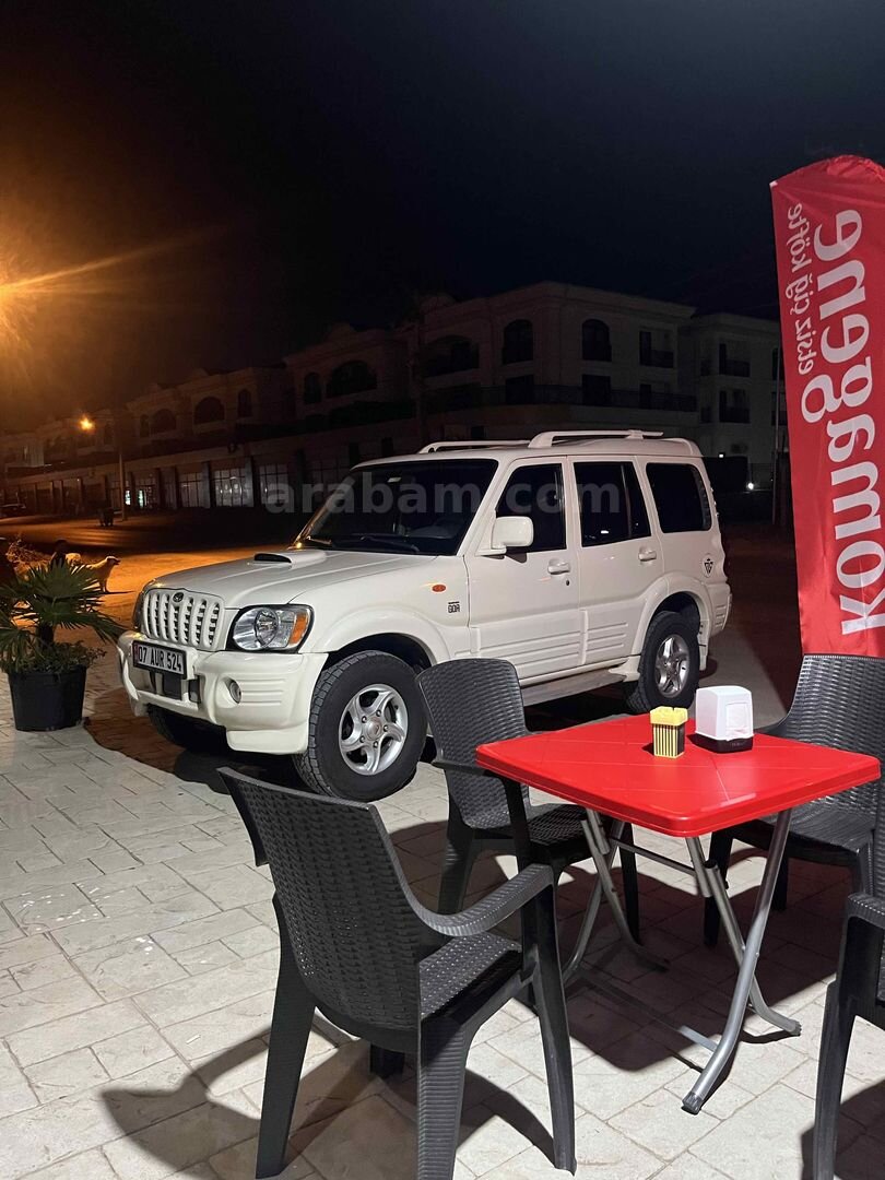 Sahibinden Mahindra Goa 2.6 CRDe 2010 Model Kocaeli 170.000 km Beyaz 4