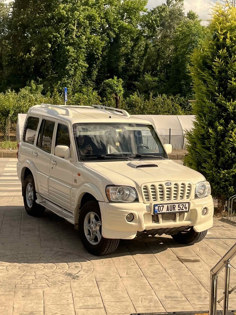Sahibinden Mahindra Goa 2.6 CRDe 2010 Model Kocaeli 170.000 km Beyaz 1