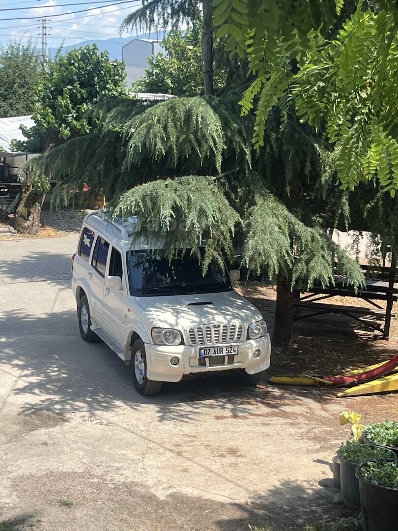 Sahibinden Mahindra Goa 2.6 CRDe 2010 Model Kocaeli 170.000 km Beyaz 2